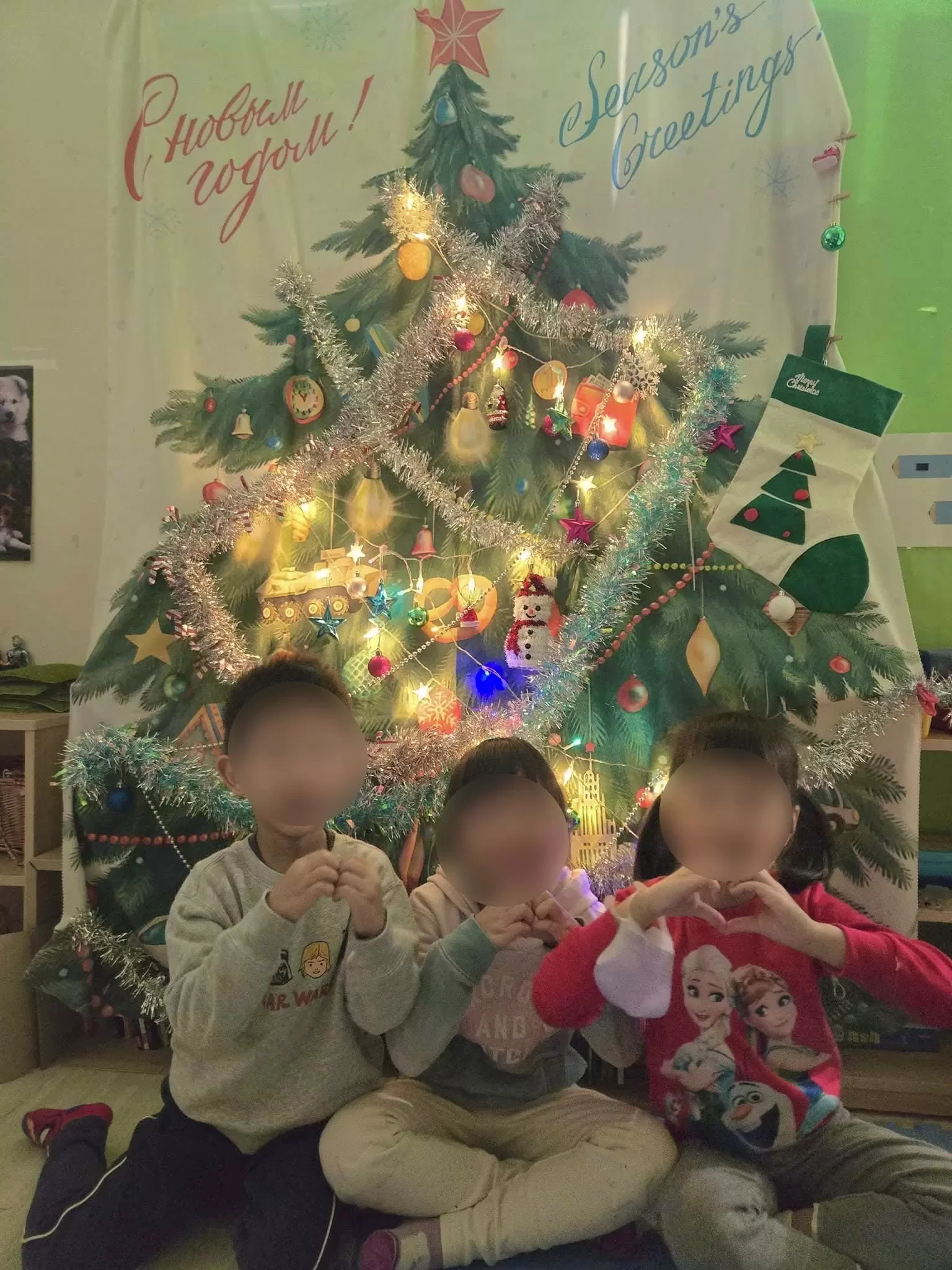 動手佈置聖誕樹🎄