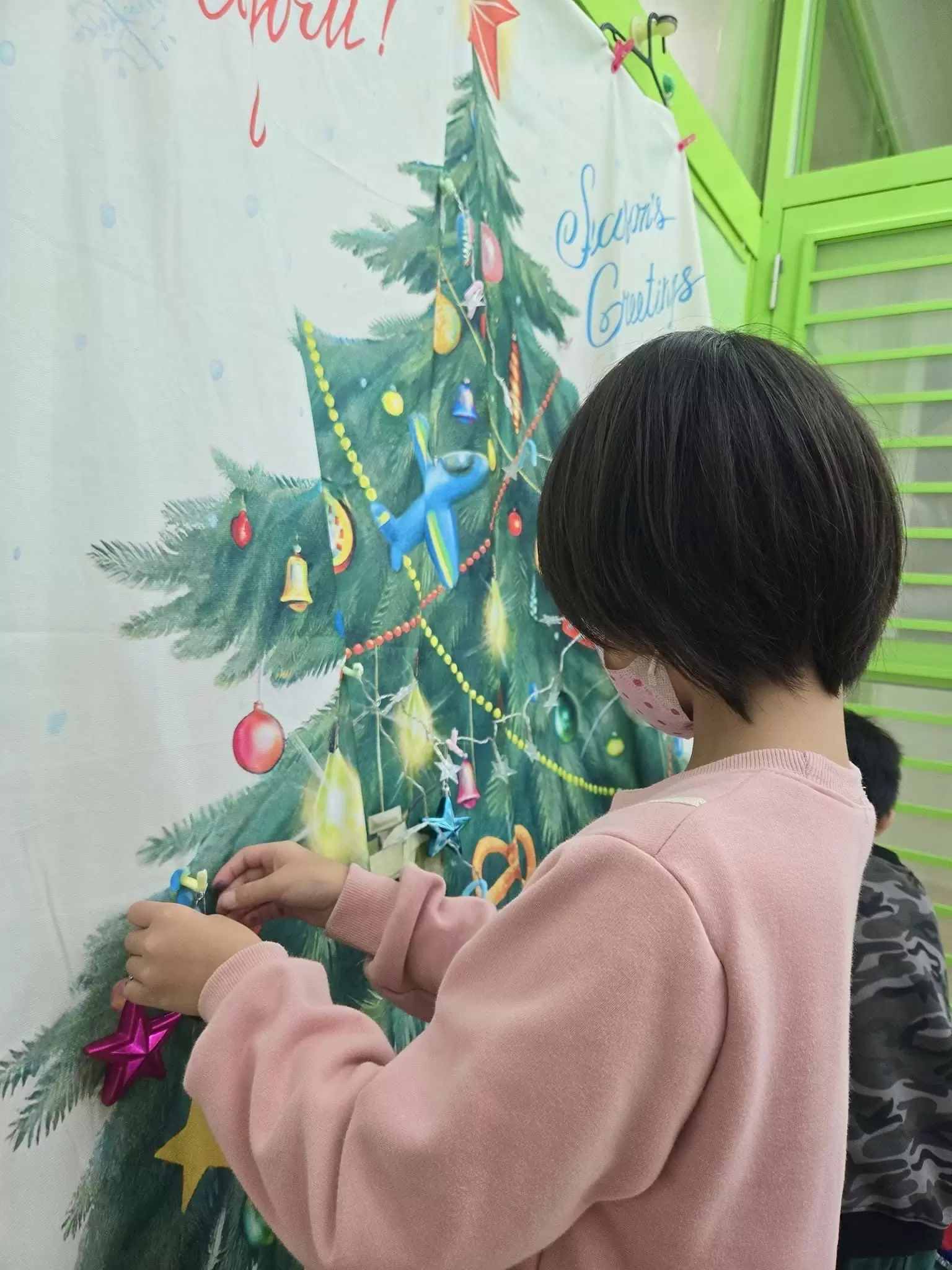 動手佈置聖誕樹🎄