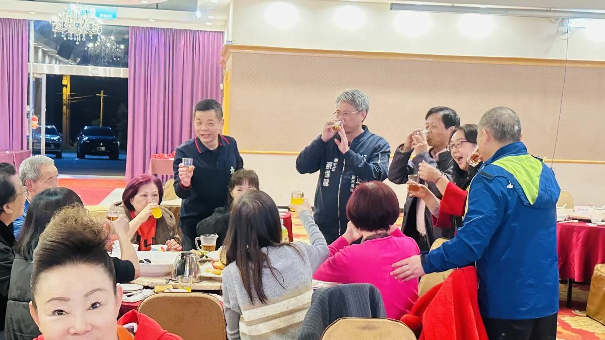 助學、送暖、挺國軍 大聖會理監事會展現公益力量