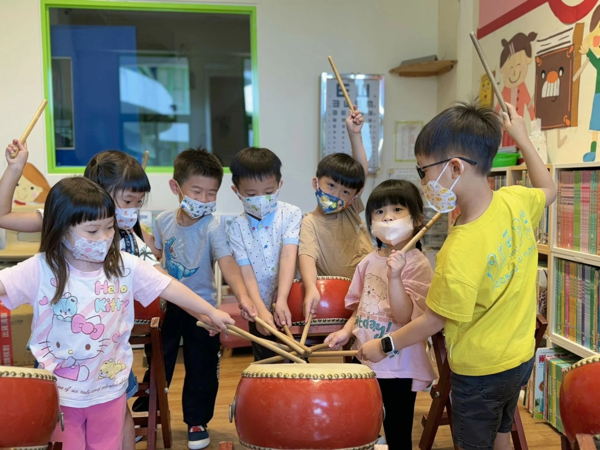 【咚咚咚!跟著節奏揮動鼓棒🥁】 【咚咚咚!跟著節奏揮動鼓棒🥁】