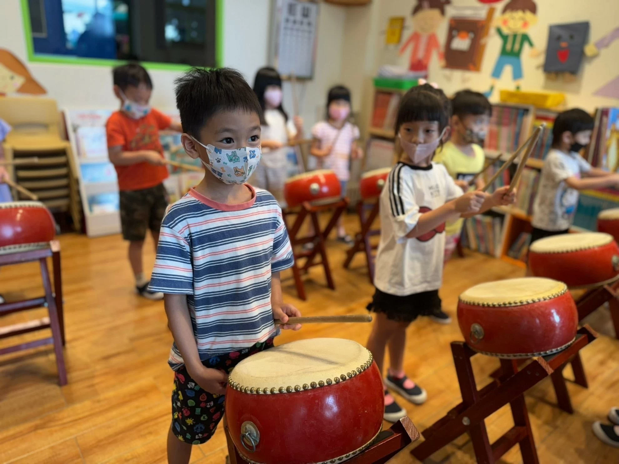 【咚咚咚!跟著節奏揮動鼓棒🥁】 【咚咚咚!跟著節奏揮動鼓棒🥁】