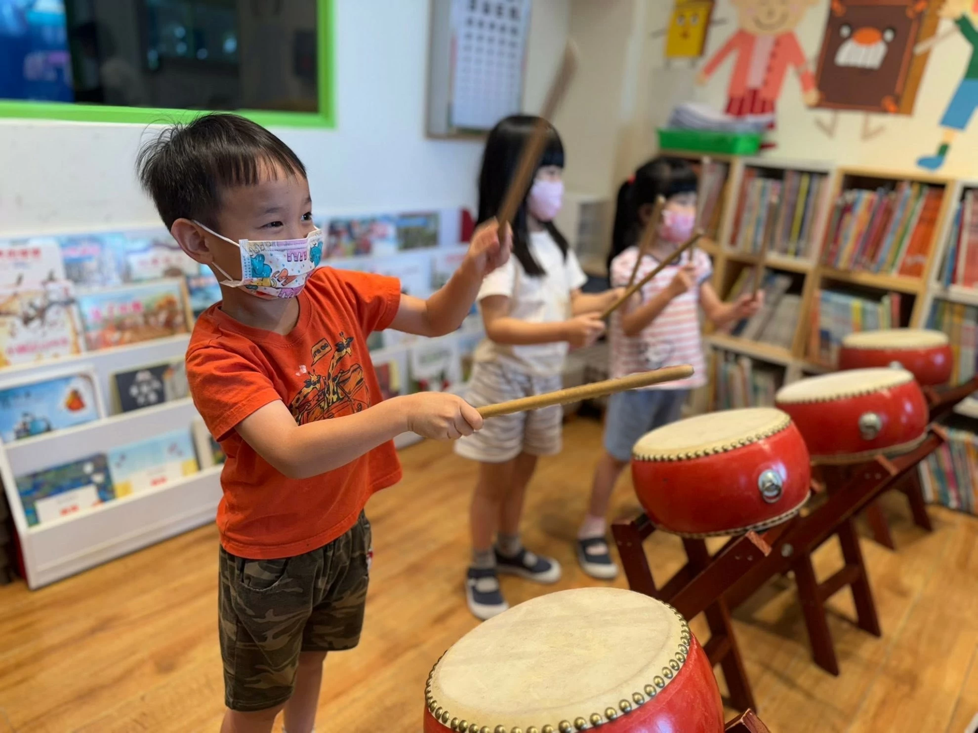 【咚咚咚!跟著節奏揮動鼓棒🥁】 【咚咚咚!跟著節奏揮動鼓棒🥁】