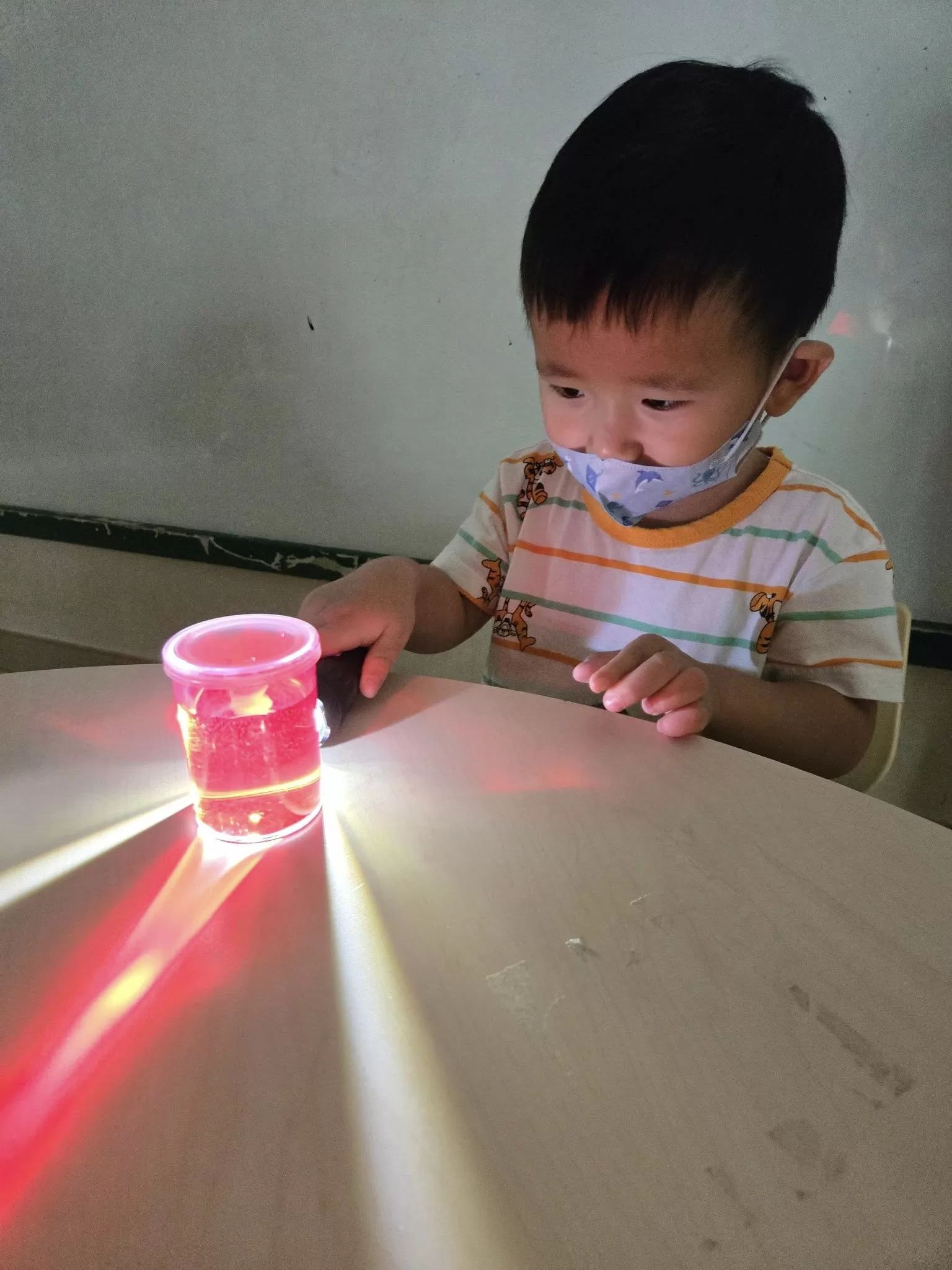 🎨 主題活動:顏色在哪裡? 🌈 🎨 主題活動:顏色在哪裡? 🌈